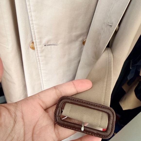 Burberry WOMEN’s Tan Trench Coat - Picture 3 of 8